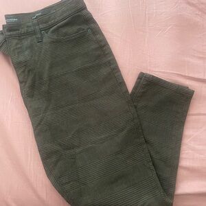 Banana Republic Brown Plaid Skinny Trousers
Fits like a 30 (32)